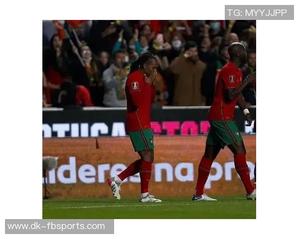 桑谢斯领衔蒲淘牙足球队迎战强敌 展现超凡实力与团队精神 桑谢斯领衔蒲淘牙足球队迎战强敌 展现超凡实力与团队精神